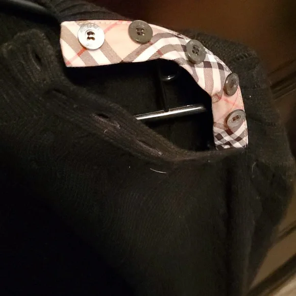 Black burberry sweater - Picture 2 of 5